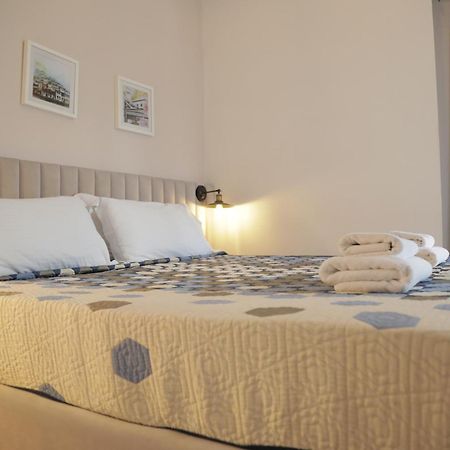 Oda Hotel Tirana Esterno foto