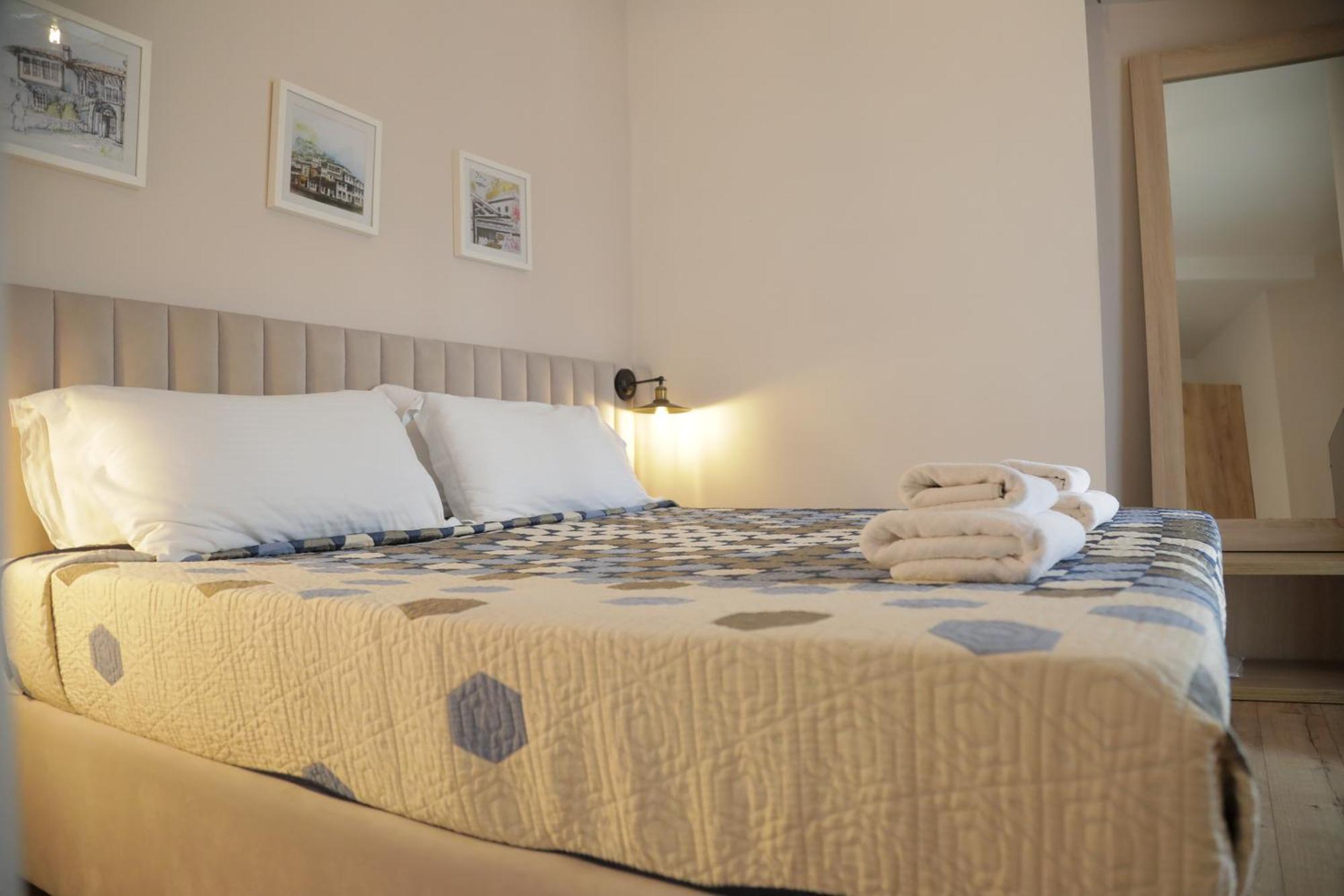 Oda Hotel Tirana Esterno foto